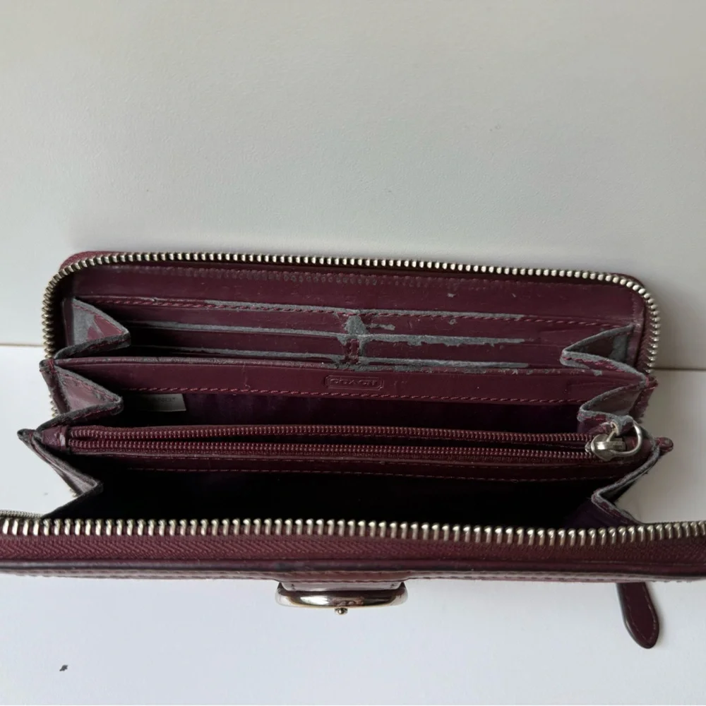 Coach Signature Jacquard Buckle Wallett​ - Picture 4 of 9